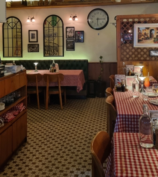 Pizzeria Italia Sai Ying Pun on High Street #3
